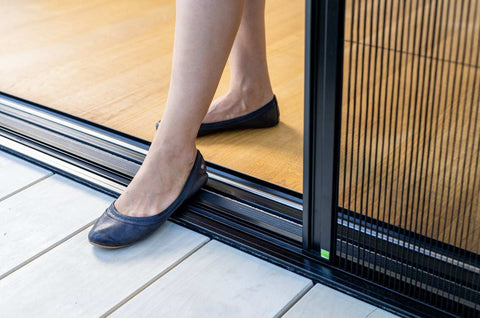 Plissee PL25 flat bottom rail installation, insect protection.